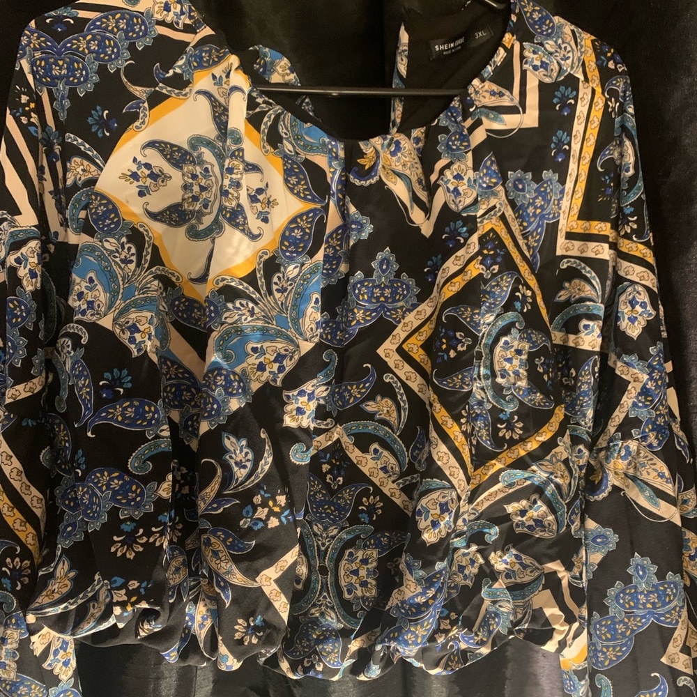 SHEIN Plus Paisley Bishop Sleeve Blouse. Middrift length